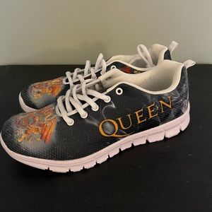 Queen Sneakers